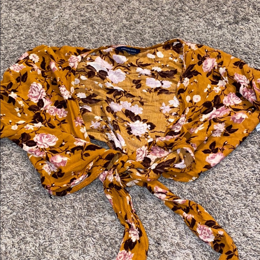 Cute crop tie top